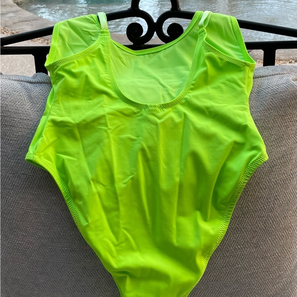 SKIMS Scoop Neck One Piece - Limited Edition Neon Green 🔥💚 Sold Out Online! - Picture 3 of 6